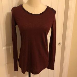 Madewell two tone long sleeve lite weight knit top in burgundy
